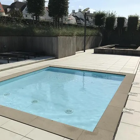 Sailors Vi Jalina Verwarmd Zwembad In Het Hoogseizoen アパート *