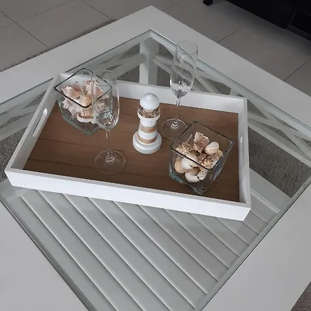 Sailors Vi Jalina Verwarmd Zwembad In Het Hoogseizoen *