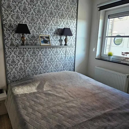 Sailors Vi Jalina Verwarmd Zwembad In Het Hoogseizoen * Nieuport