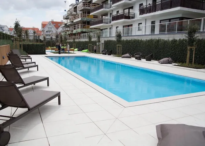 Sailors Vi Jalina Verwarmd Zwembad In Het Hoogseizoen Apartment Nieuwpoort
